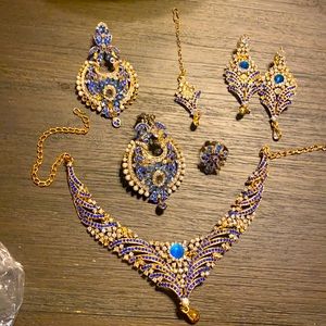 Cute set all for $20 has 2 sets of earrings